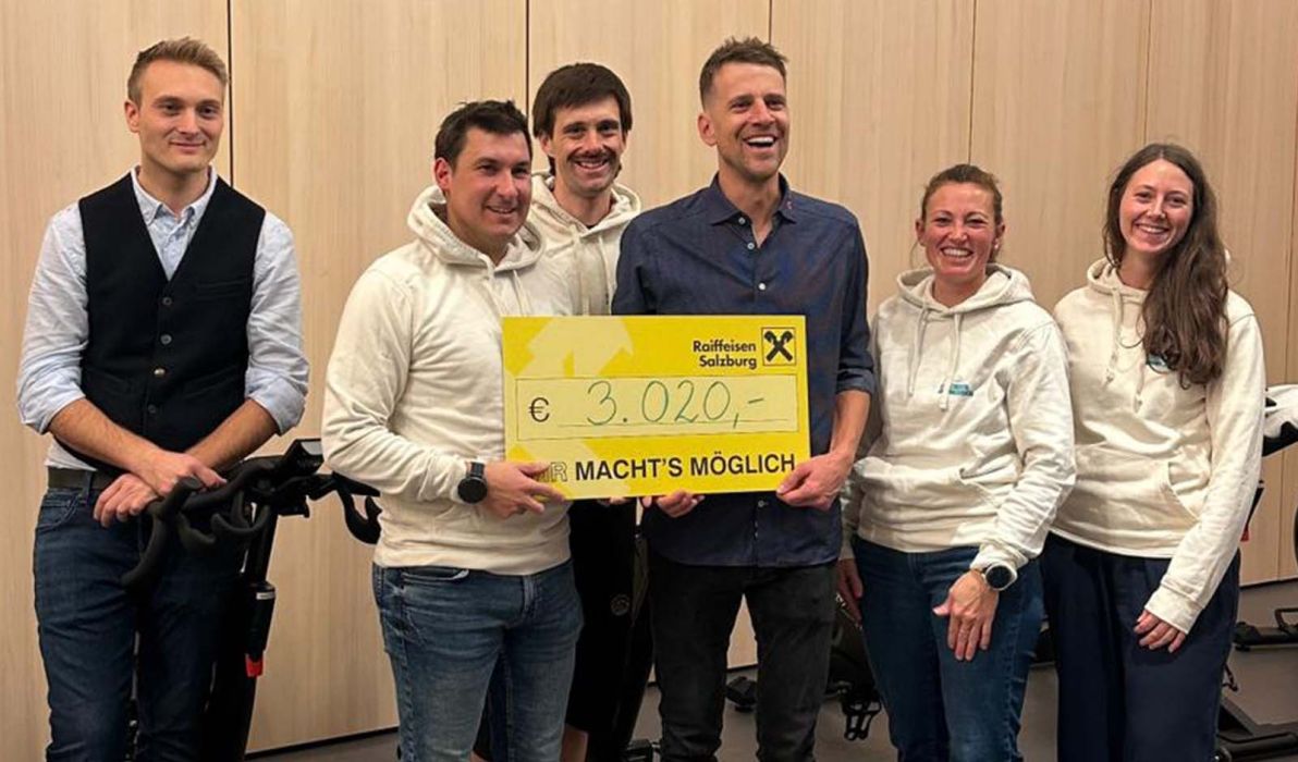 Spendenübergabe aus dem Charity Event „Spinn for Miles“