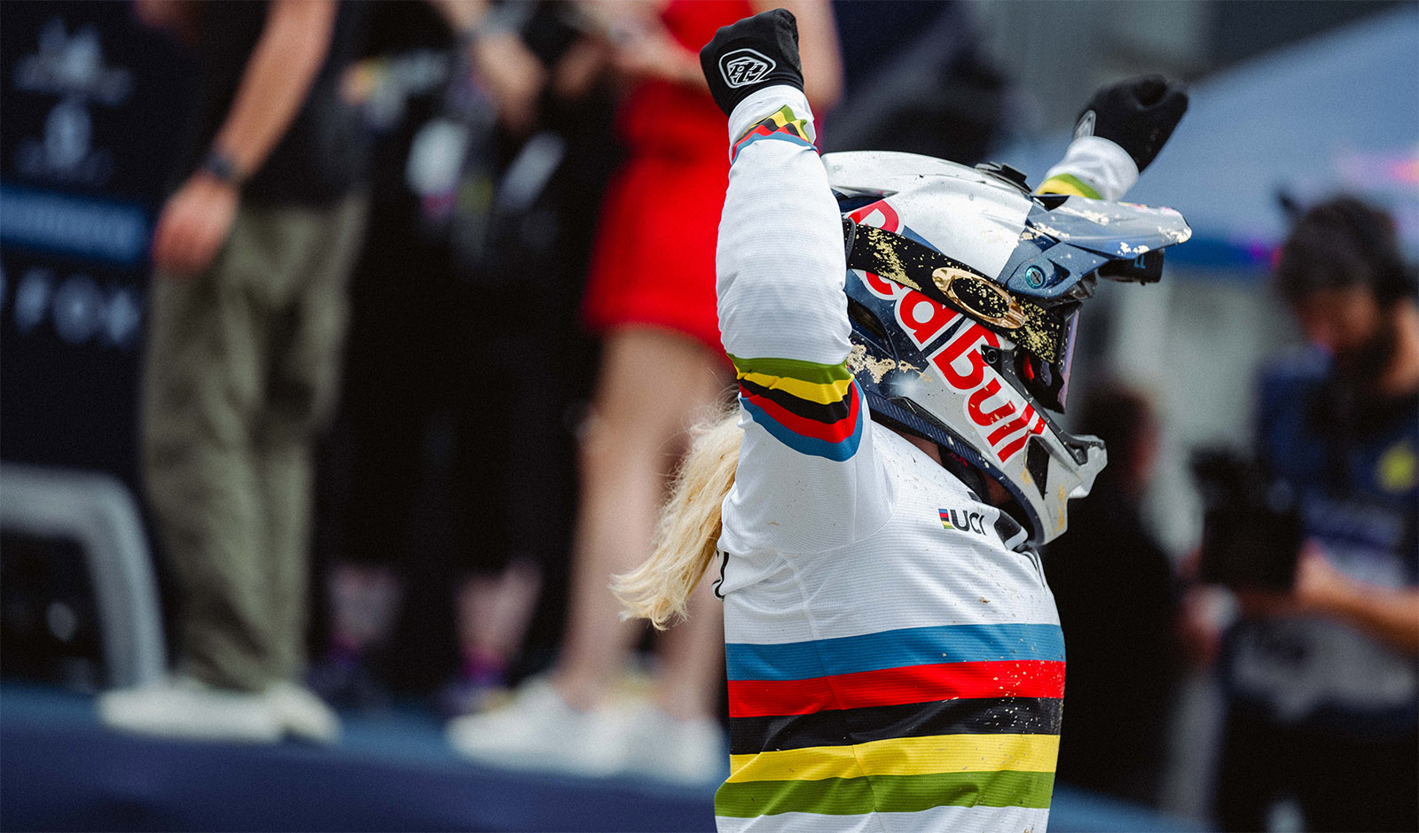 Valentina H&ouml;ll gewinnt zum zweiten Mal in Folge ihren Heimweltcup in Saalfelden-Leogang (Foto: Monica Gasbichler/Cycling Austria)