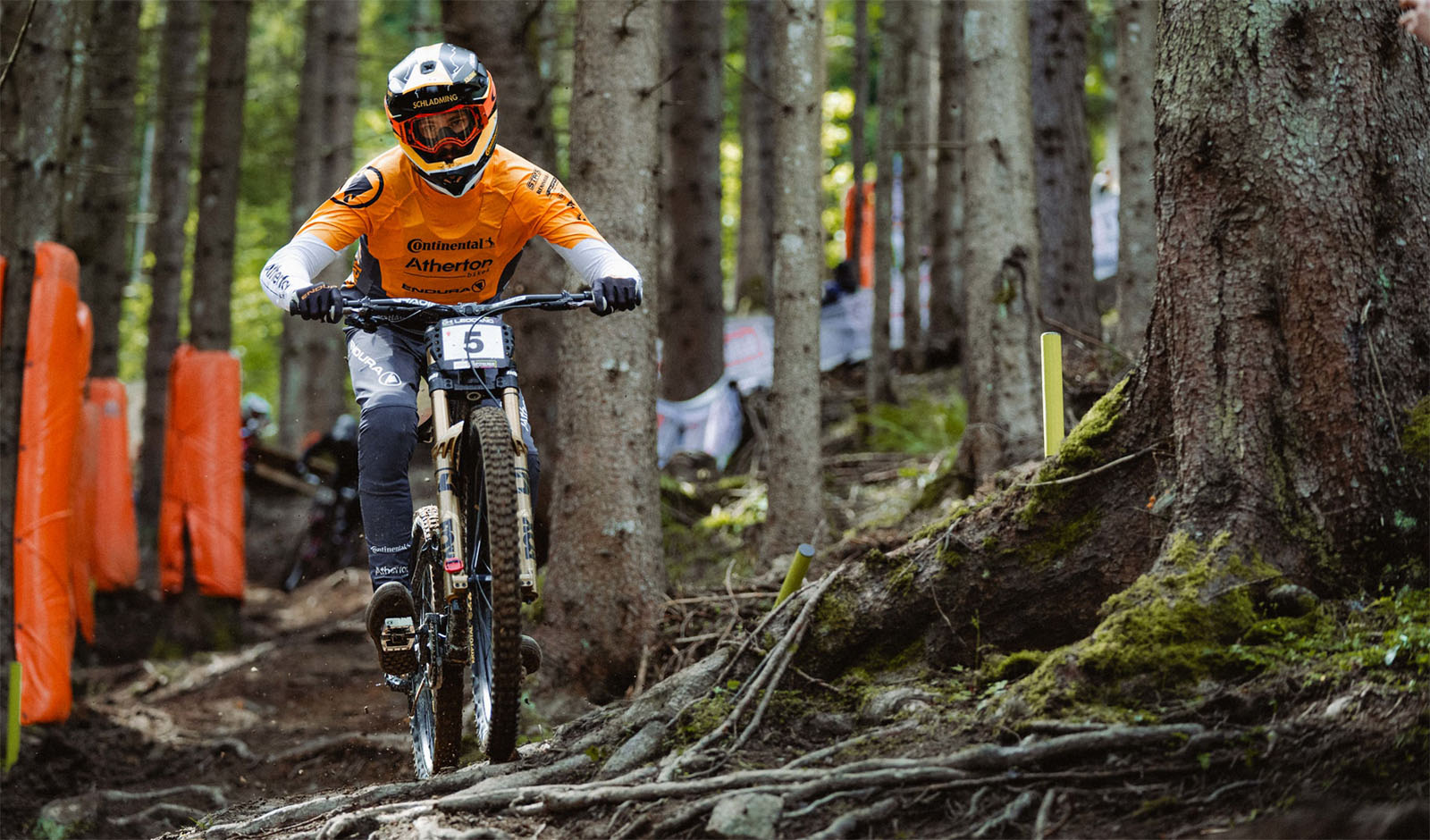 Andreas Kolb, der Favorit f&uuml;r die Downhill-Meisterschaften 2024 (Foto: Monica Gasbichler/Cycling Austria)