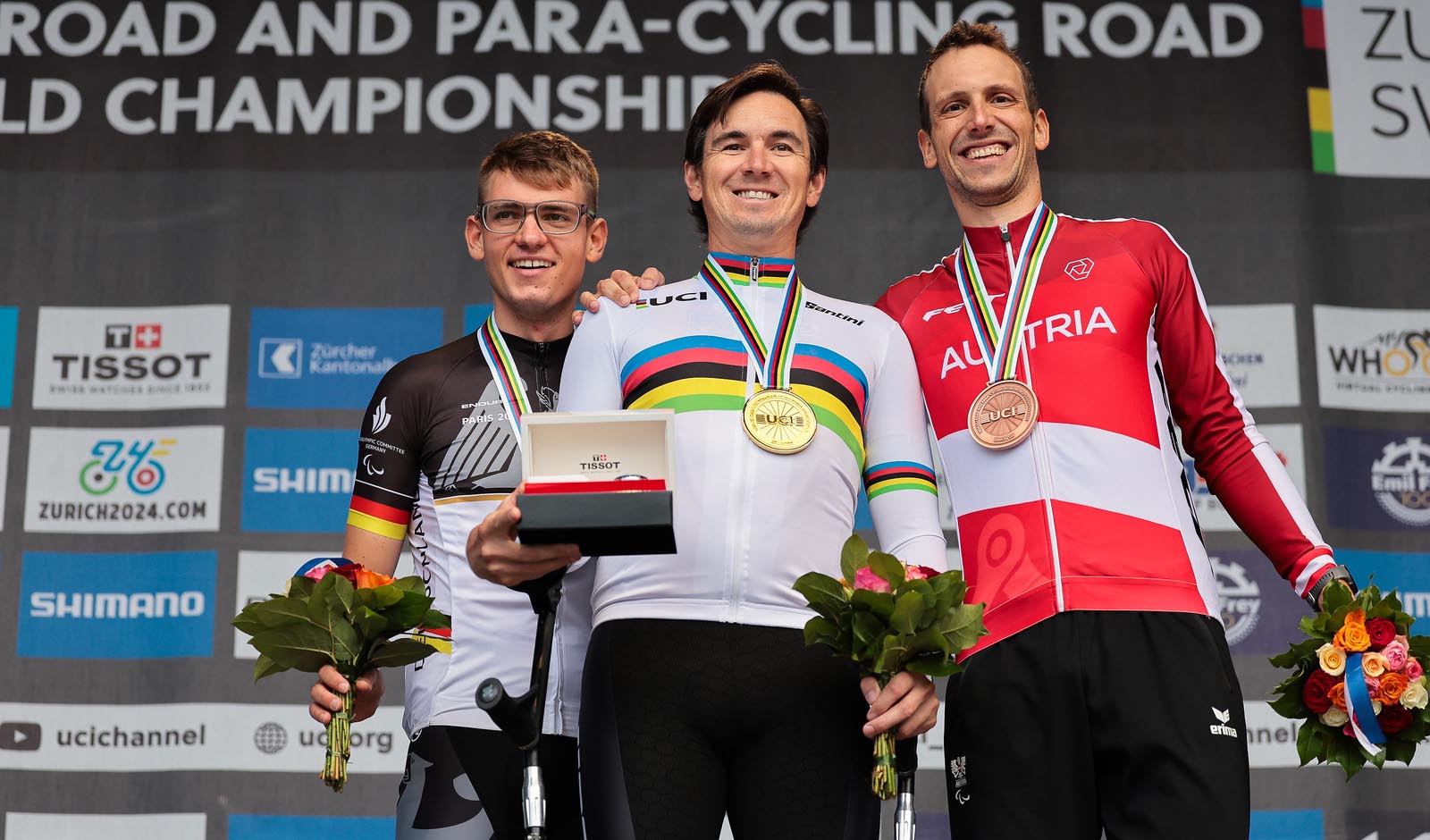 [article_img_Die drei Medaillengewinner im Stra&szlig;enrennen der T2 bei den Weltmeisterschaften in Z&uuml;rich (Foto: Alex Whitehead/SWPix/Cycling Austria)]
