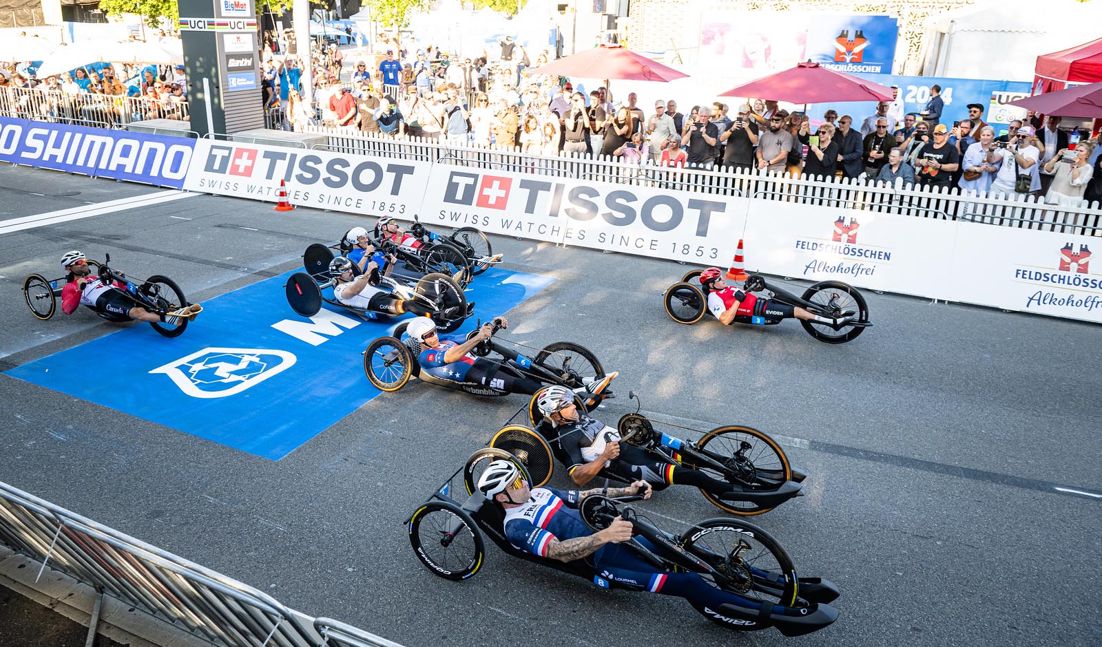 [article_img_Alexander Gritsch beim Start der Para-Staffel in Z&uuml;rich (Foto: Arne Mill/Cycling Austria)]