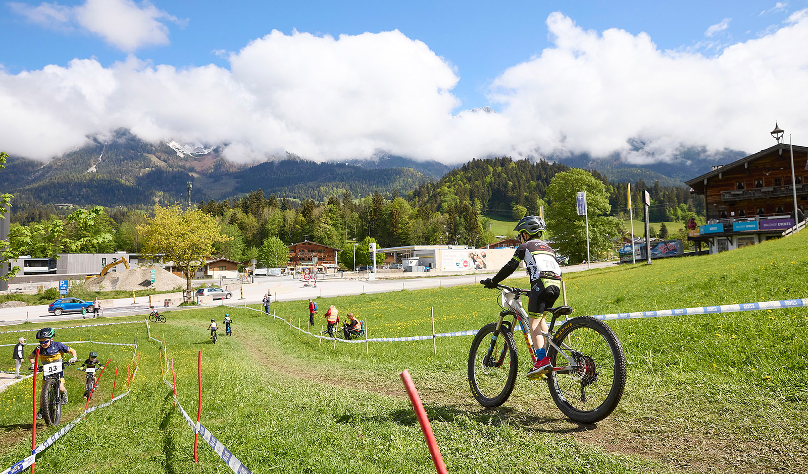 Action f&uuml;r die Kinder beim Austrian Youngster Cup in Scheffau - Foto: Simon Hausberger