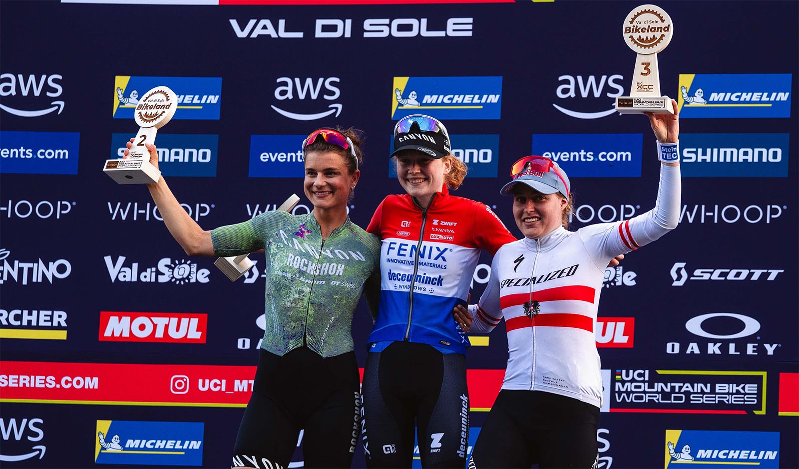 Laura Stigger klettert in Val Di Sole aufs Weltcuppodium im Short Track (Foto: Monica Gasbichler)