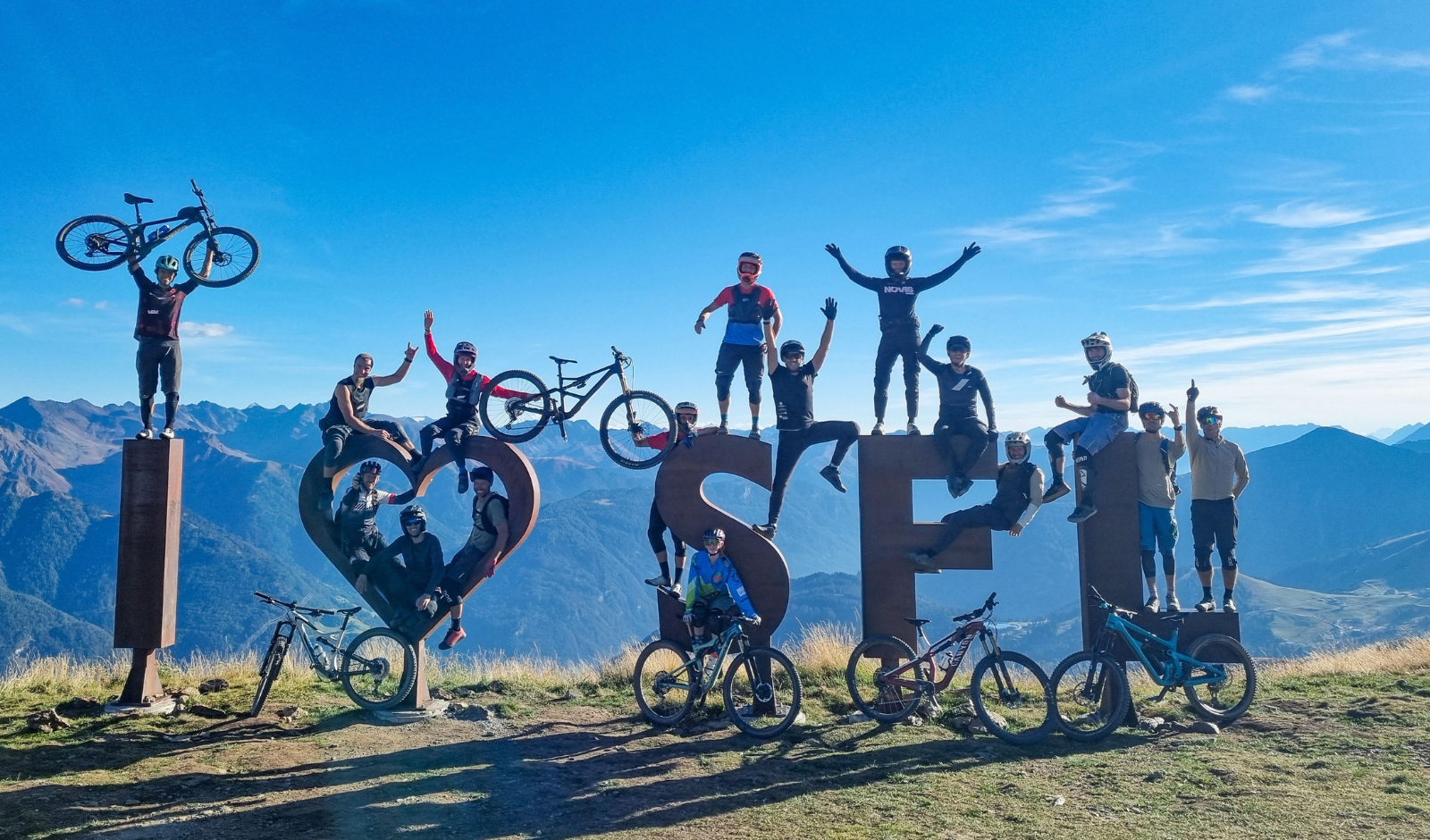 Die Auszubildenden zum Lehrgang "Instruktor:in Mountainbike Fahrtechnik" in Fiss