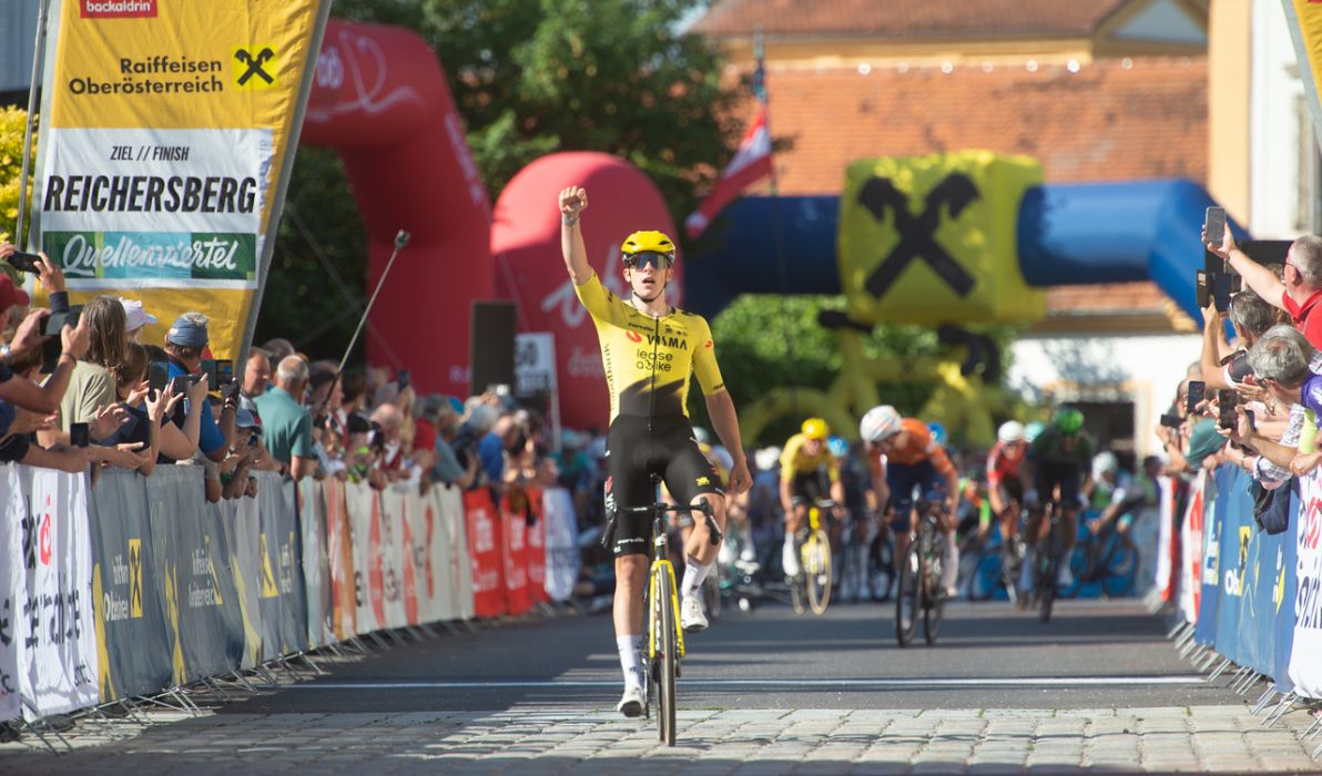 Der Brite Henry Hobbs gewinnt die 2. Etappe der O&Ouml;-Rundfahrt in Reichersberg (Foto: Peter Maurer)