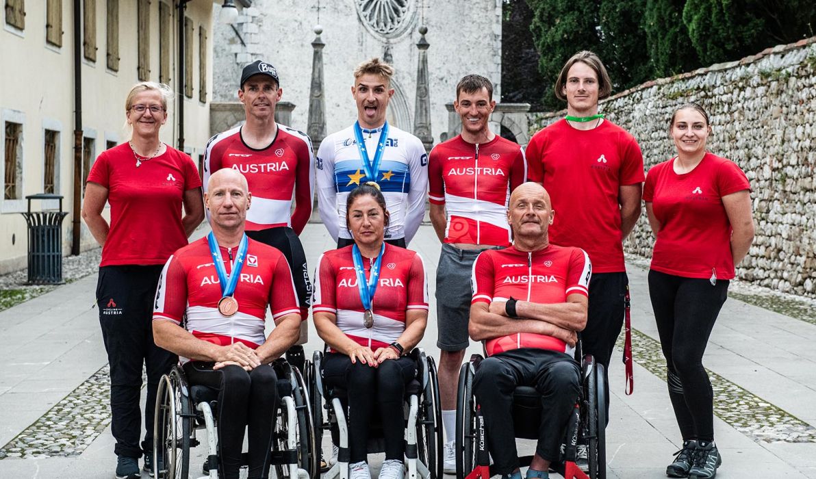Das rot-wei&szlig;-rote Team in Maniago (Foto: Drew Kaplan)