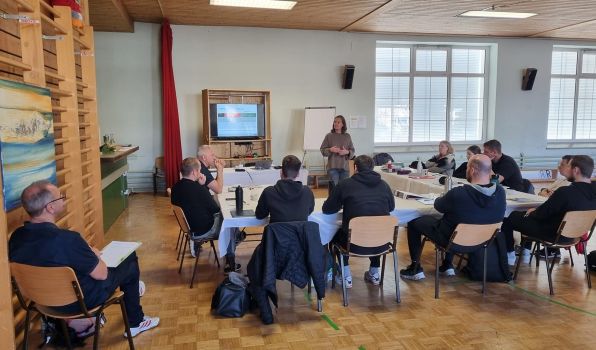 Theorieteil beim Instruktor:innen-Kurs Hallenradsport