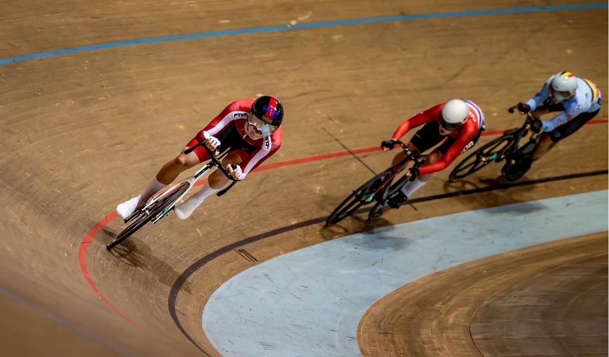 Heimo Fugger kann im Scratch der Junioren-WM aufgrund eines Sturzes nicht in den Medaillenkampf eingreifen (Foto: Y&uuml;cel Cakiroglu)