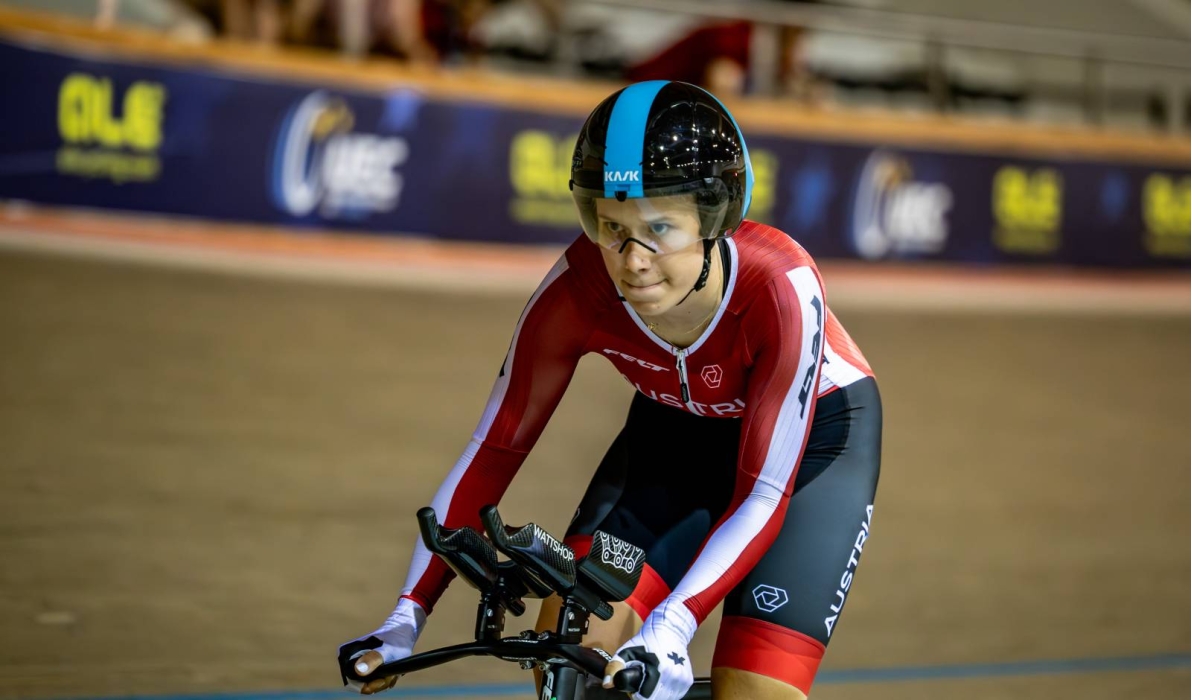 Sophie Walcher kurz nach dem Start der Einerverfolgung - Foto: Y&uuml;cel Cakiroglu/Cycling Austria
