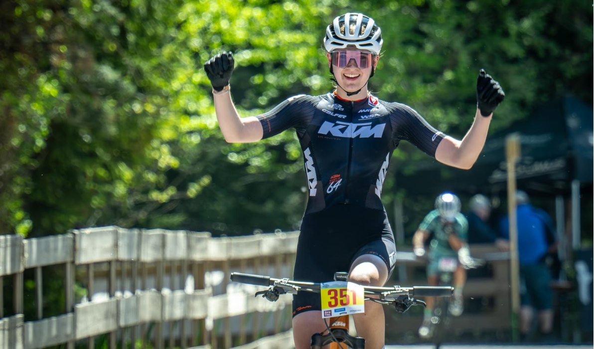 Kathrin Embacher bei ihrer Siegesfahrt in Haiming (Foto: Armin K&uuml;stenbr&uuml;ck/Cycling Austria)