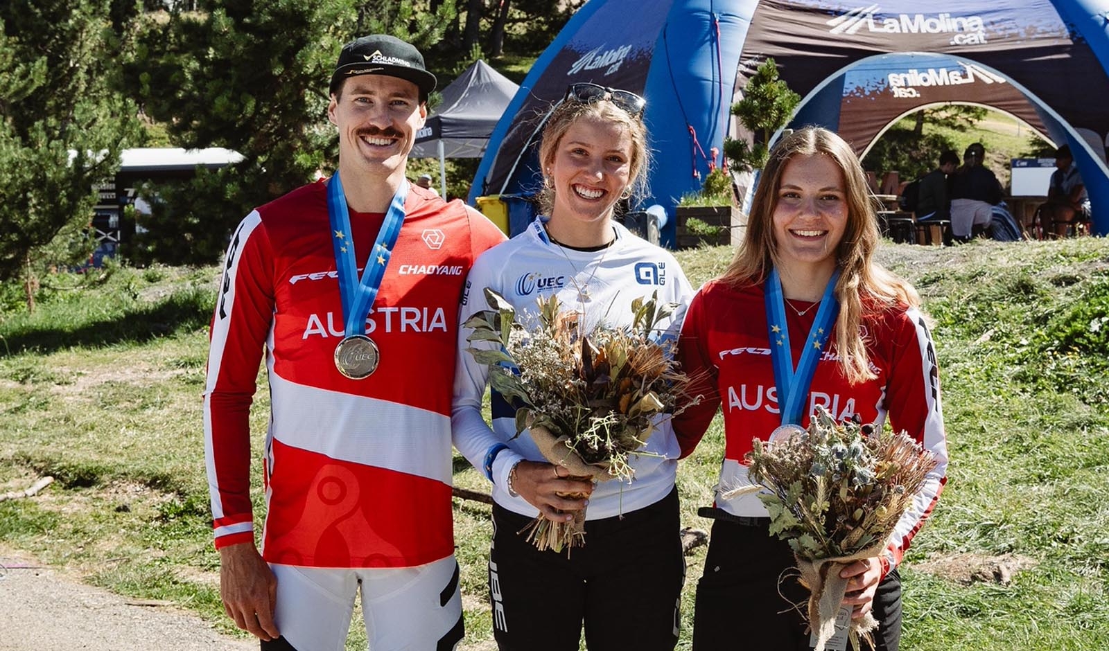 Andreas Kolb gewinnt Silber in der Elite, Rosa Zierl holt Gold und Emma Bindhammer Bronze bei den Juniorinnen (Foto: Monica Gasbichler)